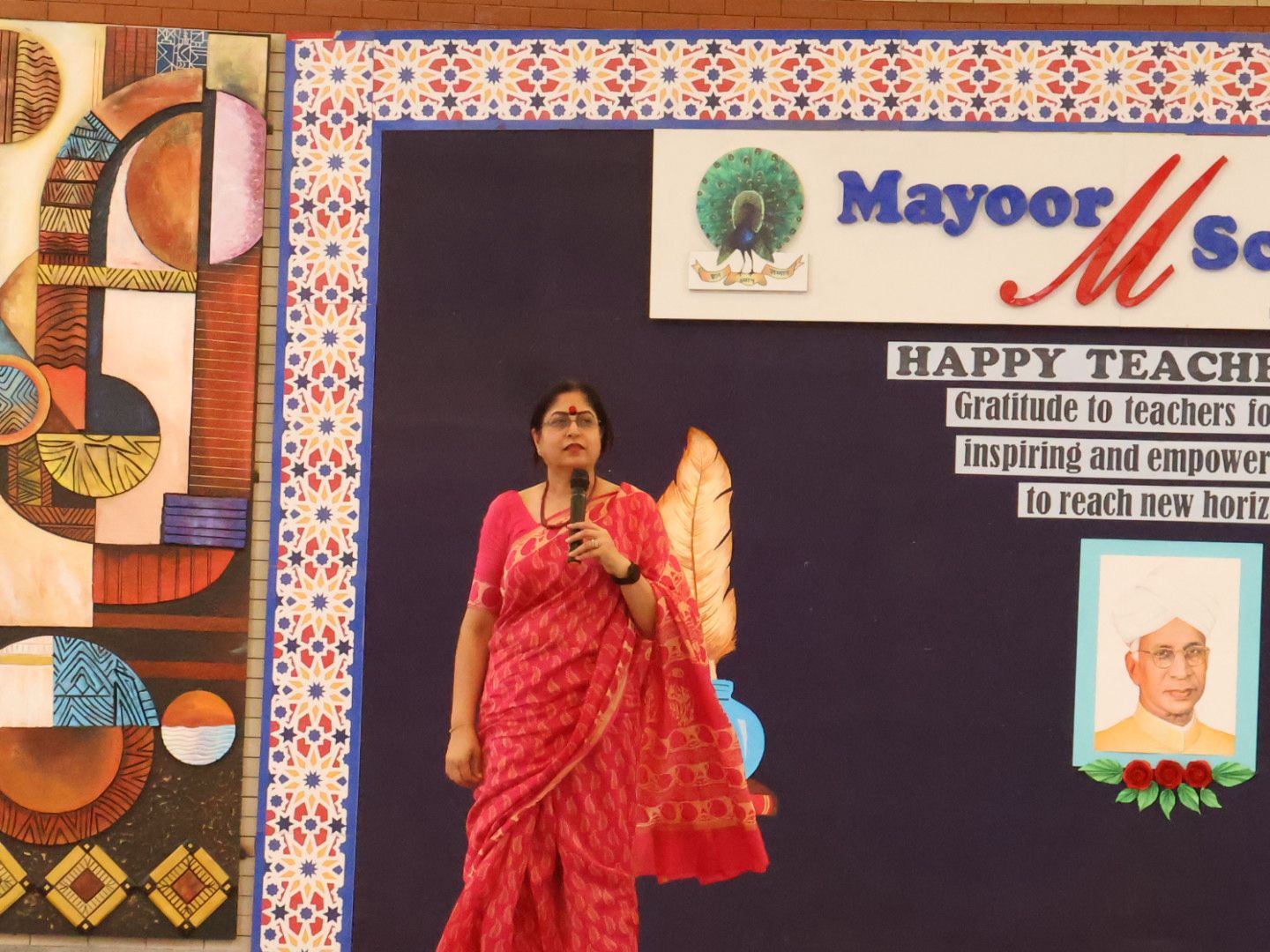 Gratitude in Action: Teachers' Day Celebrations at Mayoor